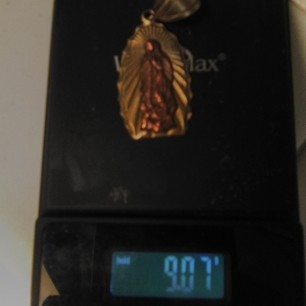 14-karat gold Virgin Mary pendant